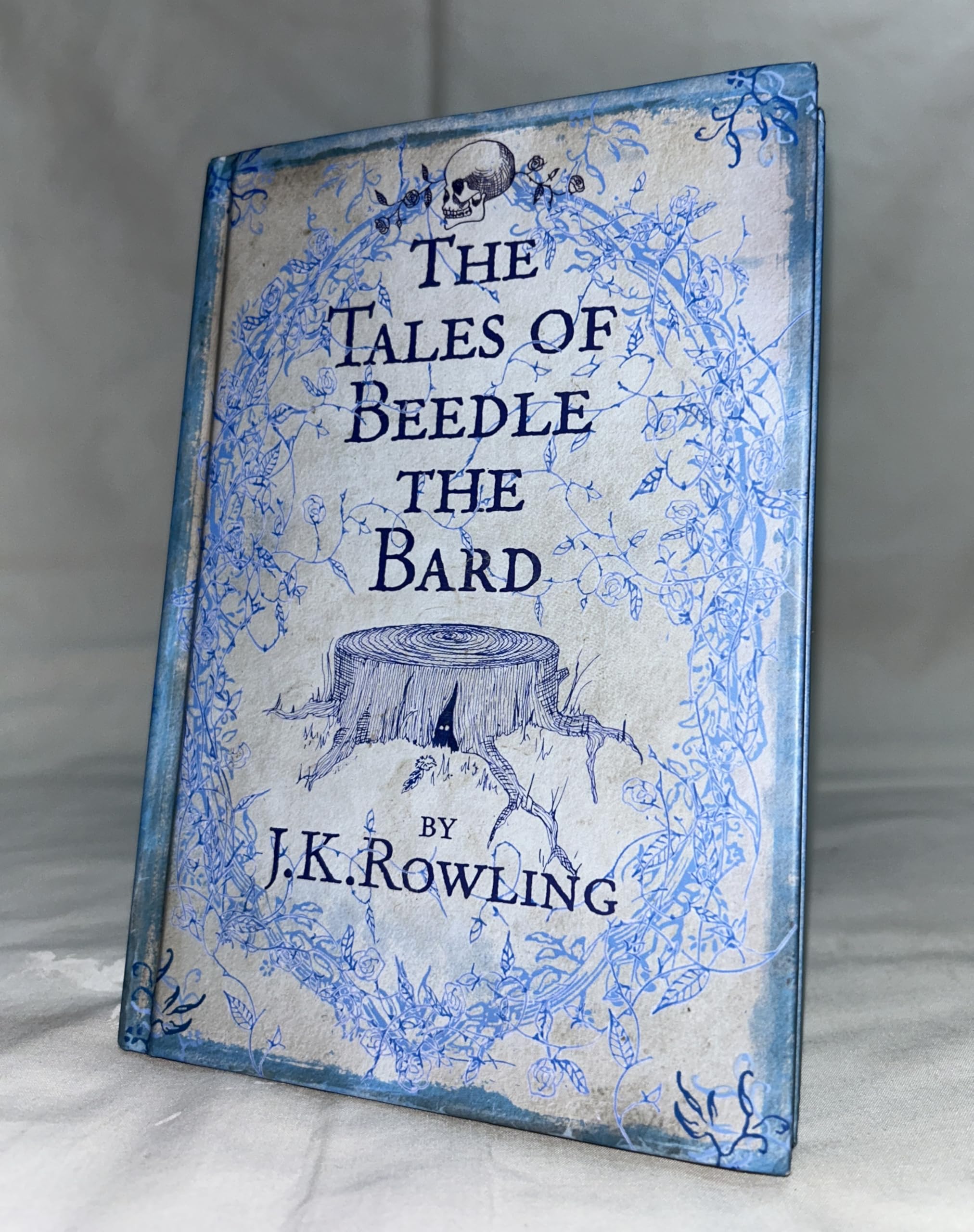 By J. K. Rowling - The Tales of Beedle the Bard Translated